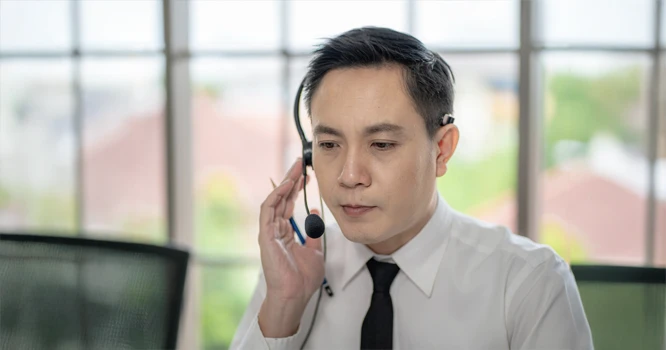 RemoteLineUS dedicated team member assisting a client